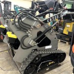 23HP 2100lb Mini Stand On 3 Pump Skid Loader MINI Crawler Briggs & Straton Gas Engine - CFG-CBT23