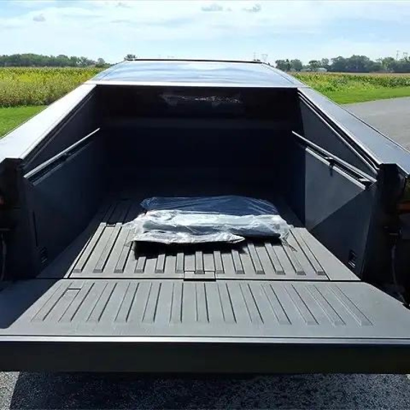 2024 Tesla Cybertruck Cyberbeast